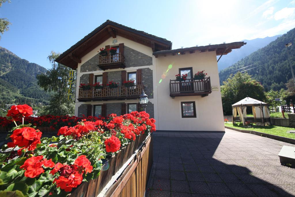 Hotel Stella Del Nord Courmayeur Dış mekan fotoğraf